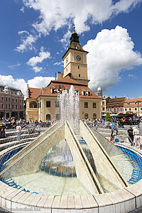 Brunnen bei der Piata Sfatului von Brasov 