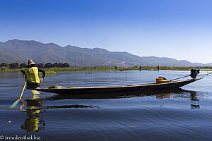 Abschied vom Inle-See - Einbenruderer