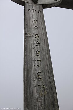 Laut der Schrift im Kreuz ginge der Blick ins Passeiertal