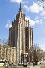 Lettische Akademie - Stalins Geburtstagstorte in Riga