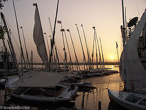 Segelboote bei Luxor