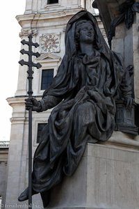 Statue vor dem Dom
