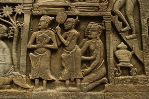 Relief mit historischen Erzählungen der Khmer im Bayon.