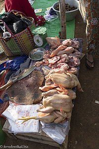 Geflügel beim Fünf-Tage-Markt am Inle-See