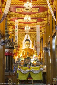 Buddha im Wat Phra Kaew in Chiang Khong