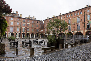 der Place Nationale in Montauban