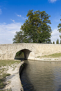 Brücke über den Canal du Midi in Capestang