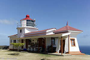 Leuchtturm und Kiosk beim Fort