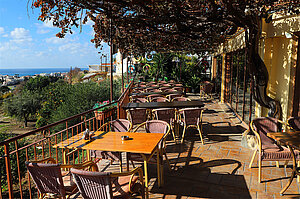 Schöne Aussicht von der Agora Tavern bei Paphos