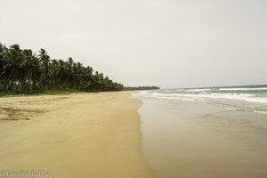 Strand bei einem Dorf auf Samana