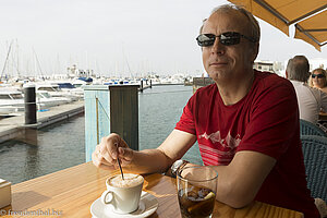 Lars genießt das tolle Ambiente beim El Mano Casa de Comidas