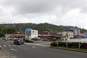 trostlose Hauptstraße von Castries