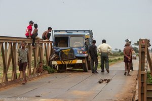 Fahrt nach Siem Reap - Zwangspause wegen LKW-Unfall