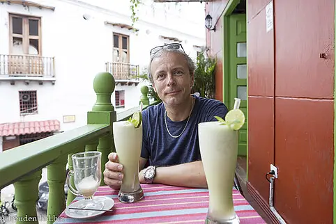 Lars auf dem Balkon des Le Petit in Cartagena.