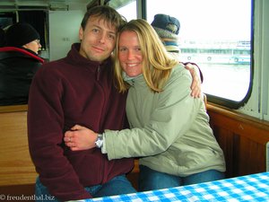 Anne und Lars im Boot auf dem Bosporus.