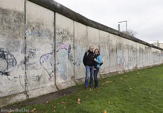 vor der Gedenkstätte Berliner Mauer
