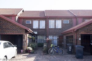 hübsche kleine Stadthäuser bei Pretoria