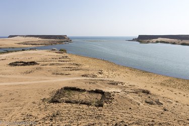 Blick zum Weihrauchhafen Samharam auf die Lagune Khor Rori