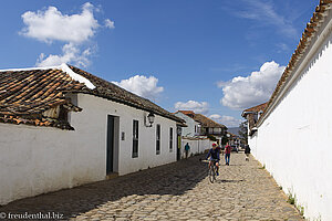 in den kolonialen Gassen von Villa de Leyva