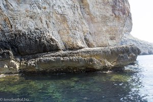 Klares Wasser bei der Blauen Grotte von Malta