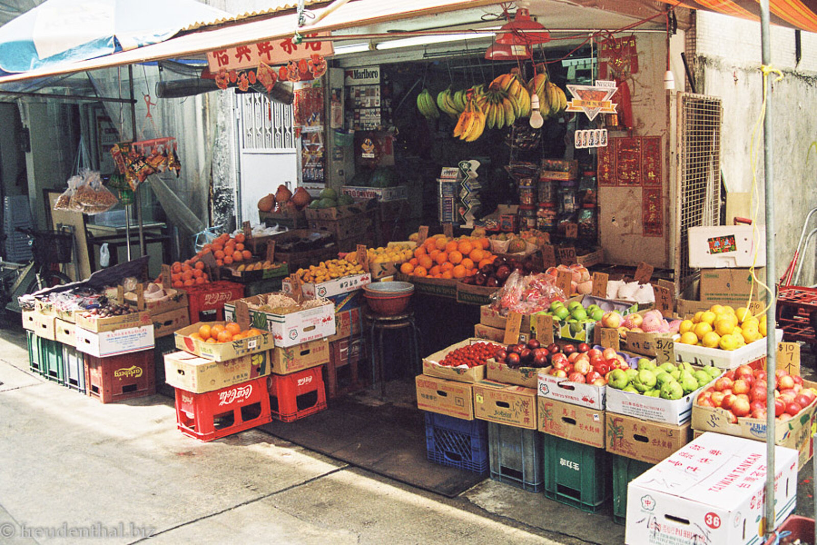 Obstladen auf der Insel Cheung Chau bei Hongkong