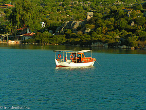 Fischerboot in der Bucht von Üçagiz