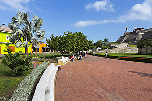 Auf dem Vorplatz des Castillo San Felipe