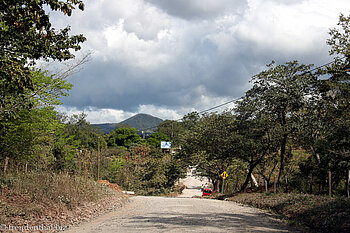 Dirtroad zum Hotel und dem Nationalpark
