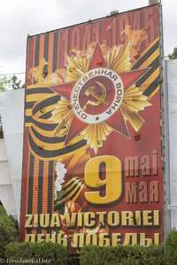 Plakat zum 9. Mai, dem Tag der Befreiung von den Faschisten