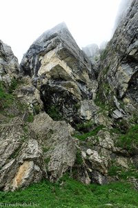 Felsen an der Ostflanke des Niederbauen-Chulm