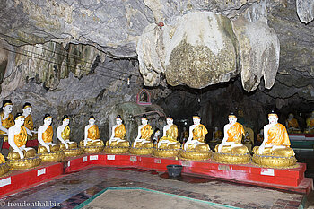 Buddha-Figuren in der Bayin Nyi-Höhle in Myanmar