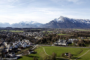 Sicht vom Aussichtsturm zu den Alpen