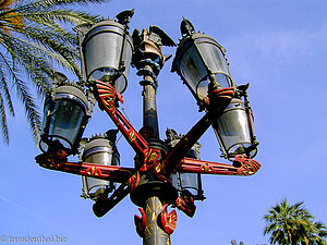 Lampe bei der Placa Reial