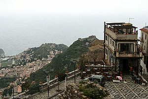 Blick von der Burg Richtung Amphitheater