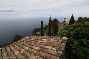 Blick über die Ermita de la Trinitat aufs Mittelmeer
