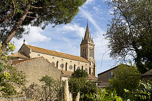 die Kirche von Homps am Canal du Midi