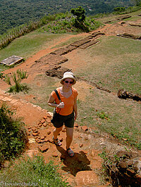 Annette auf dem Sigiriya