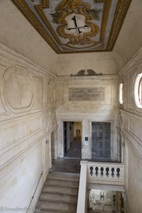 luxuriöser Treppenaufgang im Palast der Inquisitoren