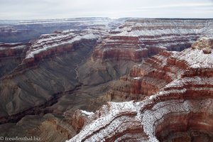 Blick aus dem Hubschrauber über den Grand Canyon