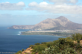 Blick zur Bucht von Tarrafal und dem Monte Graciosa