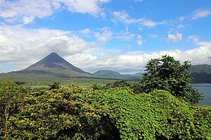 Sicht auf den Vulkan Arenal vom Sector Península