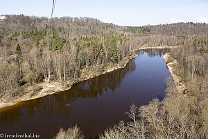 mit der Seilbahn über der Gauja