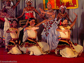 Tänzerinnen in Kandy