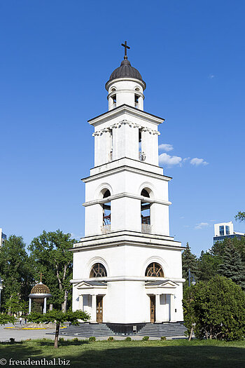 der Glockenturm auf dem Kathedralenplatz von Chisinau
