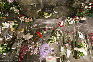 die Quelle in der Grotte Massabielle von Lourdes