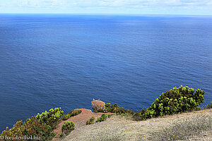 Blick über die Nordwestküste von Sao Miguel aufs Meer