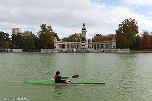 Kanute im Retiro-Park