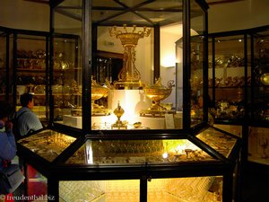 Viel goldenes Geschirr im Sisi-Museum
