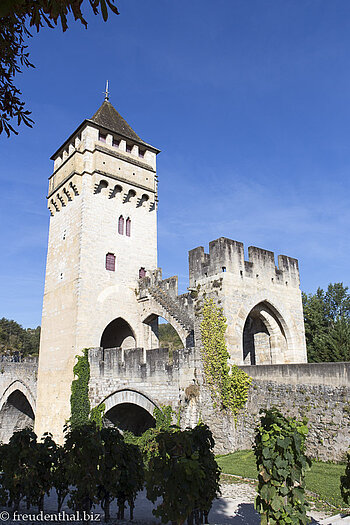 Turm auf der Pont Valentré in der Weinregion Cahors, Midi-Pyrénées