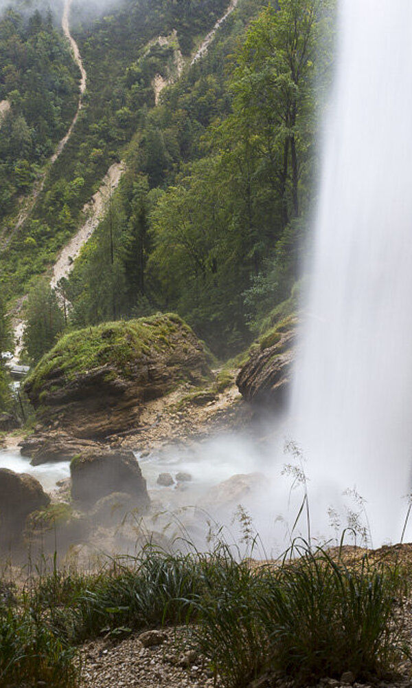 Hinterm Wasserfall - der Slap Pericnik
